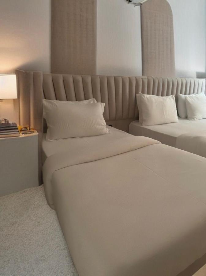 The Queen Airport Hotel-Round Trip Airport Service Arnavutkoy Eksteriør billede